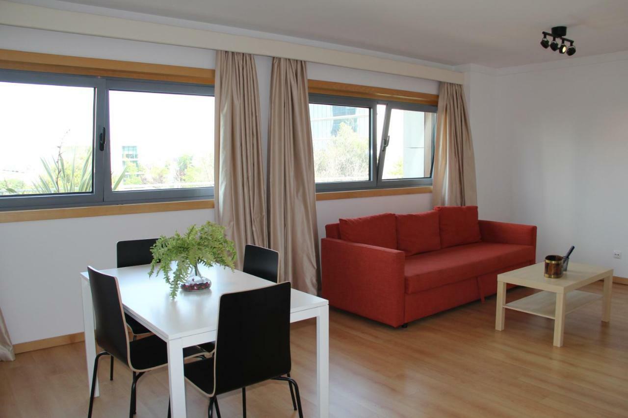 Apartment Panoramic Building T2 Apt Next To Campus Justica Lissabon