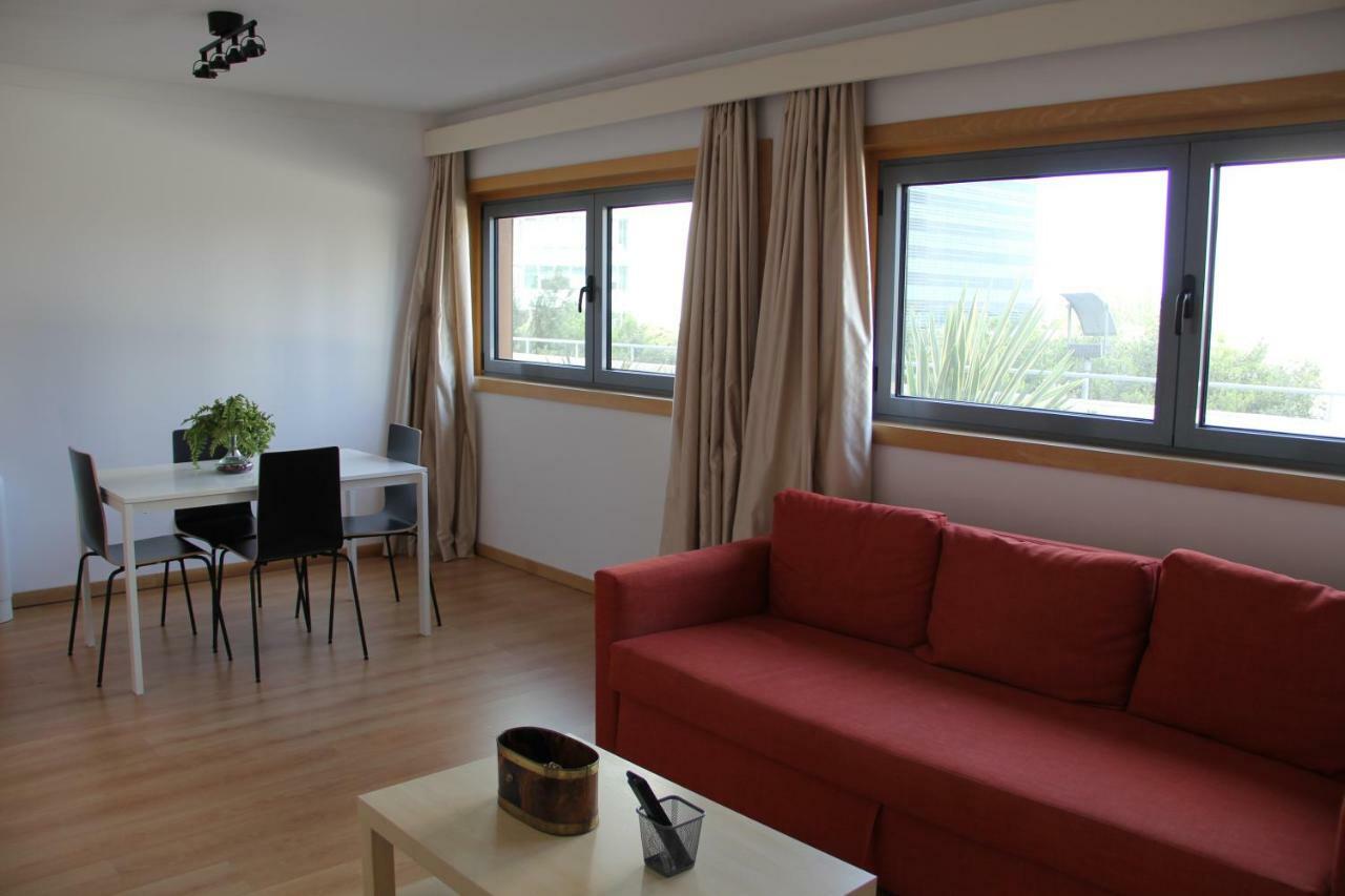 Panoramic Building T2 Apt Next To Campus Justica Lissabon